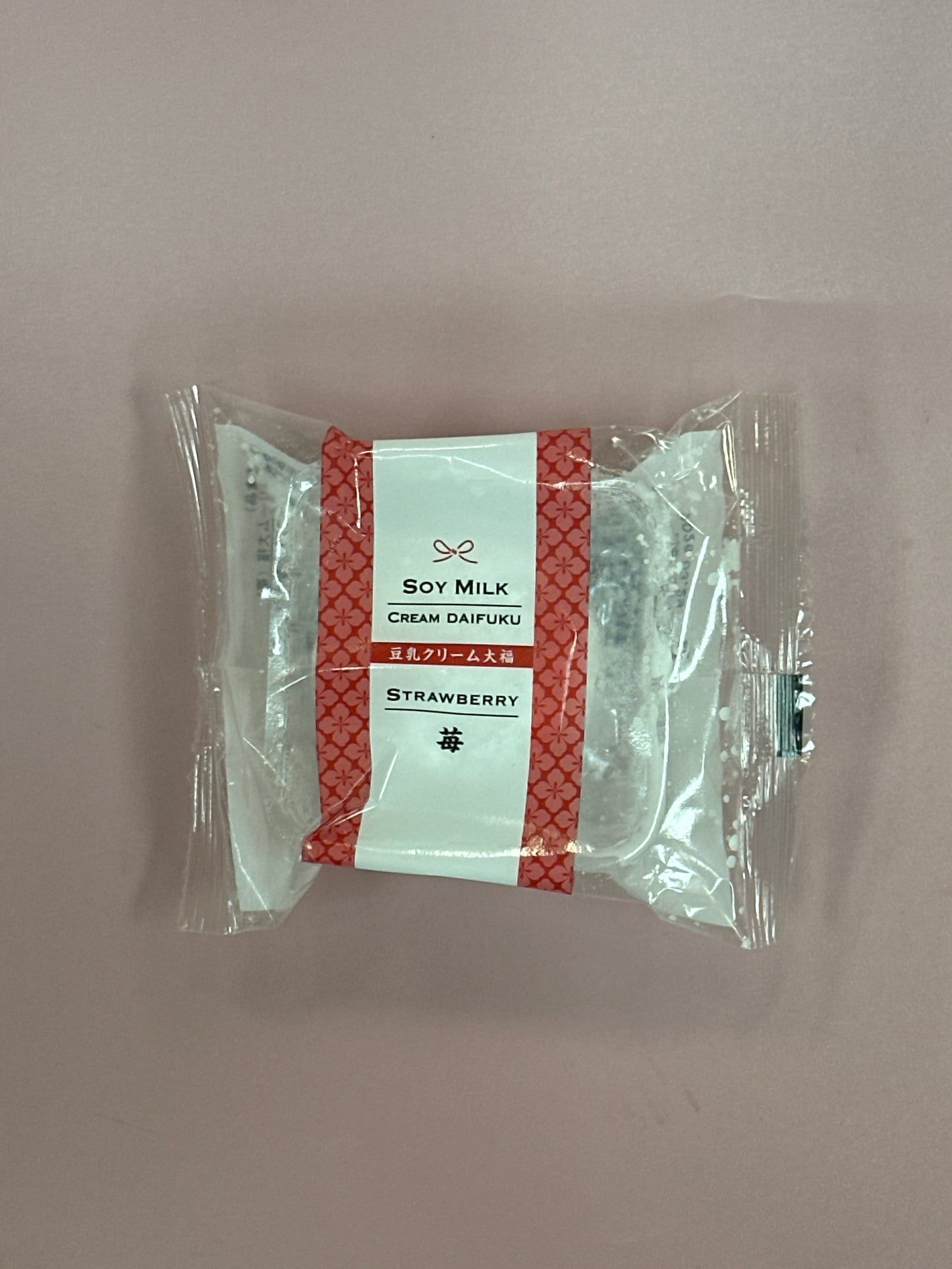 Minato seika tounyu cream daifuku strawberry rice